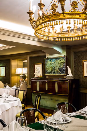 Corporate events, gala dinners, birthday or anniversary parties, proposals or weddings - we can do it all !